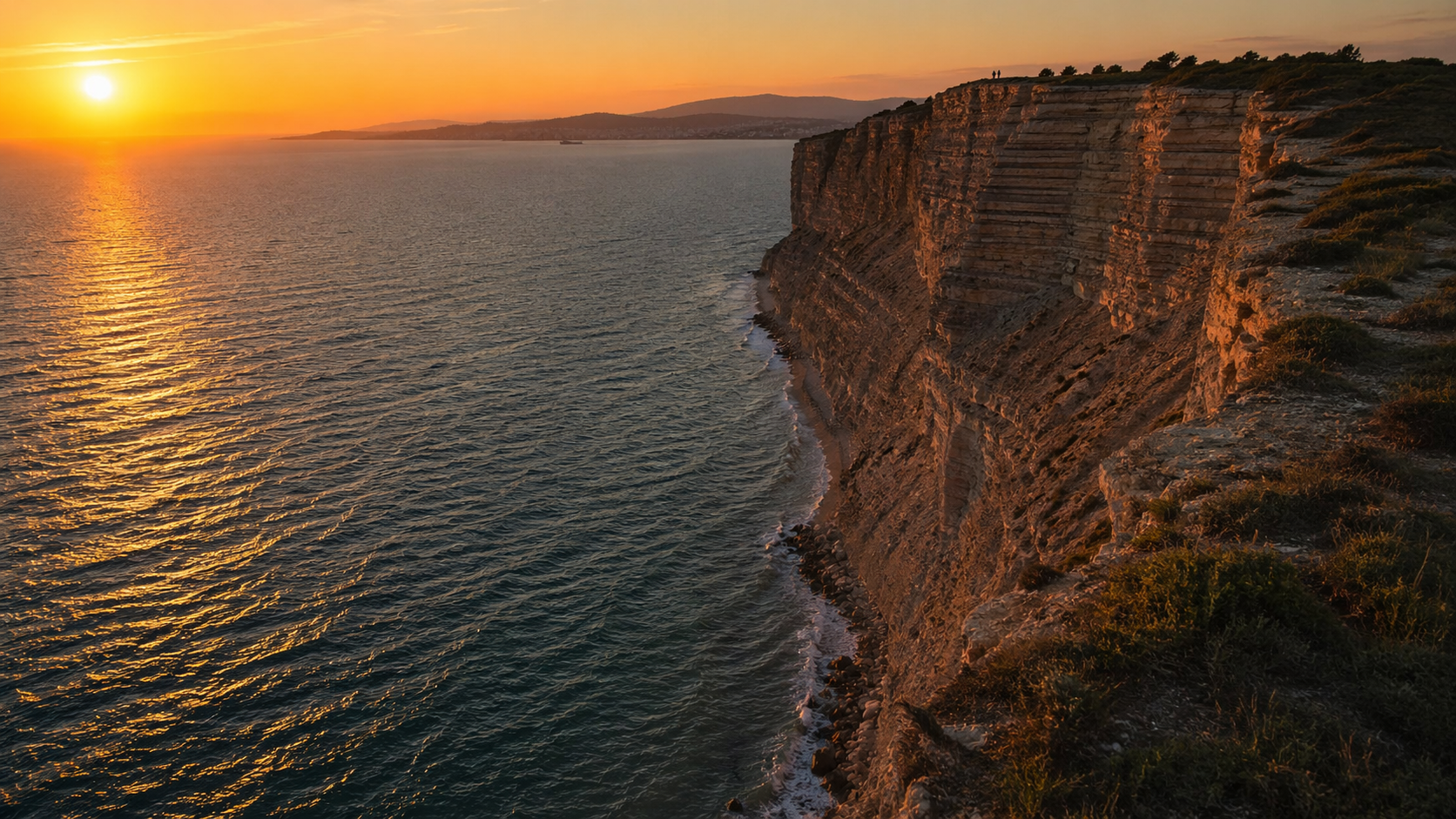 Обрыв Круча Толстый мыс Геленджик вид на открытое море