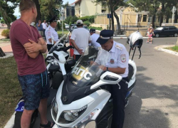 Мопеды и скутеры не должны ездить в пешеходных зонах Геленджика
