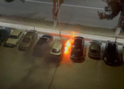 Поджигателя автомобилей в ЖК «Алые паруса» задержали