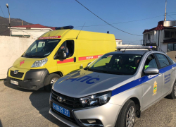 Жителей и гостей Геленджика призывают пропускать машины с проблесковыми маячками