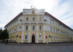 «Здесь ломают судьбы людей»: геленджичанка объявила голодовку перед администрацией