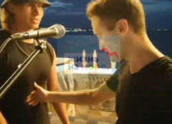 На уличного музыканта в Геленджике напал гопник