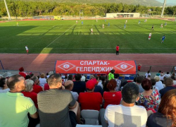 «Спартак-Геленджик» идет к победе: борьба за Кубок губернатора в разгаре