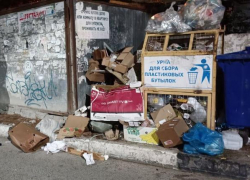 Летний сезон закончился, а мусор продолжает заполонять Геленджик