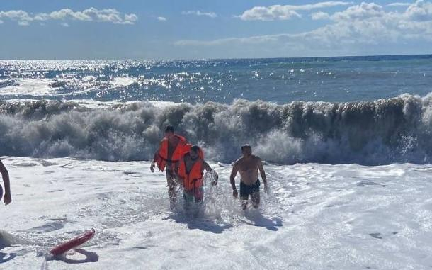 Еще чуть-чуть и утонул бы: в Прасковеевке спали тонущего мужчину