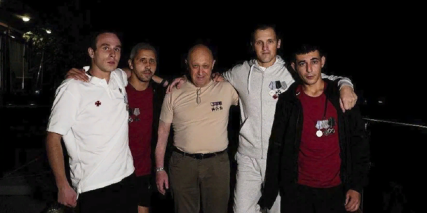 Основатель ЧВК «Вагнер» встретился с бывшими заключенными в Геленджике