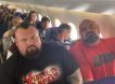 Двоих силачей посадили рядом в экономклассе, и их лица говорят сами за себя