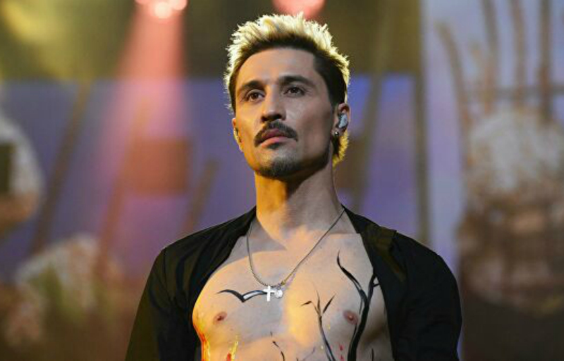 Иван Ургант высмеял конфуз Димы Билана на повторном концерте в Самаре