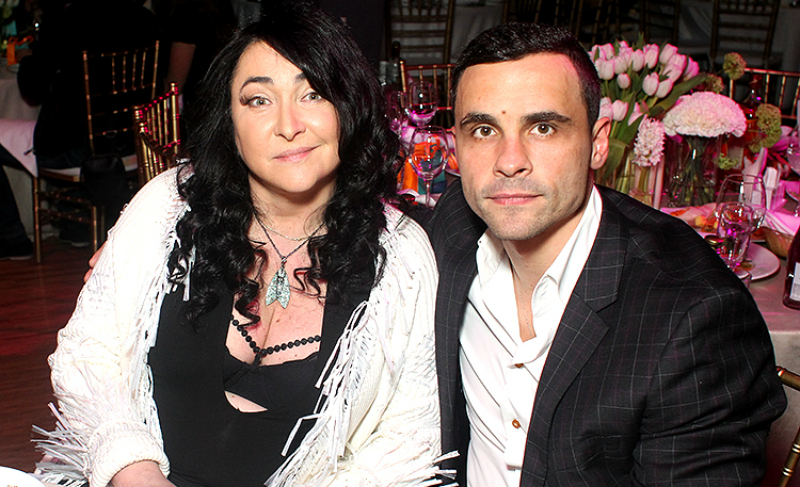 Муж Лолиты требует миллионы за сенсацию о браке с певицей