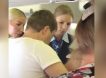 Плясавшую и дерущуюся в самолете пассажирку связали скотчем