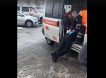«Выпивший — такой же, как все». Врачи скорой помощи протащили россиянина по грязи