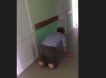 В российской больнице инвалиду пришлось ползти по больнице к медсестрам