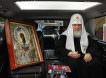 Патриарх проехал по МКАД с иконой и молитвой об избавлении от коронавируса