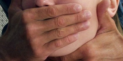 54-летний извращенец заставил заниматься интимом 11-летнюю девочку на камеру, после чего разослал видео её одноклассникам