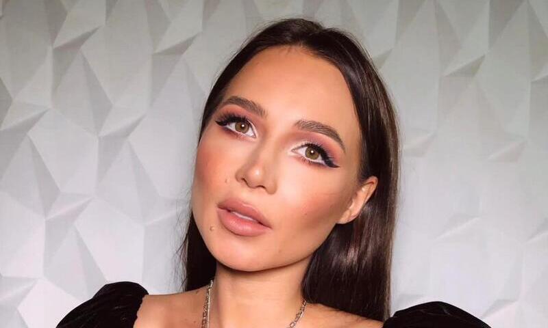 Блогер Лерчек попрощалась с подписчиками: «Телефон в руках последние минуты»