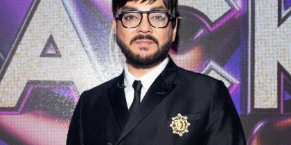 В костюме, но с золотой цепью: Киркоров неожиданно выступил на «Золотом граммофоне» в Санкт-Петербурге