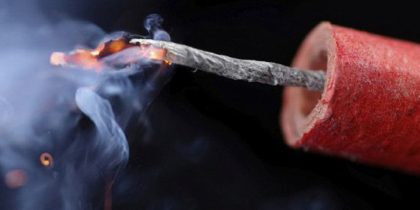 Baza: Мошенники уговорили москвичку вставить в себя петарду и взорвать её