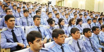 Мигранты пойдут служить в российскую полицию: кадровый голод МВД решили утолить приезжими из Таджикистана