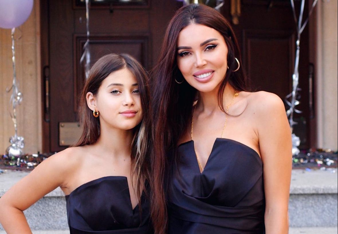 «Сбежала из дома»: 12-летняя дочь Оксаны Самойловой и Джигана устроилась на работу официанткой