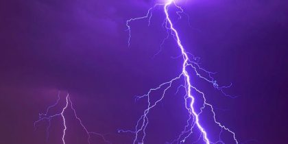 «Увидел туннель со светом»: российский турист чудом выжил после удара молнии в Грузии